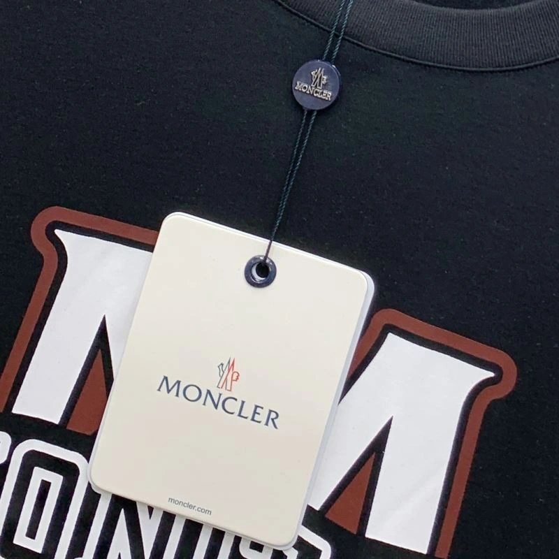 Effortless Moncler T-Shirts 141751