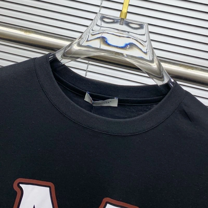 Effortless Moncler T-Shirts 141751