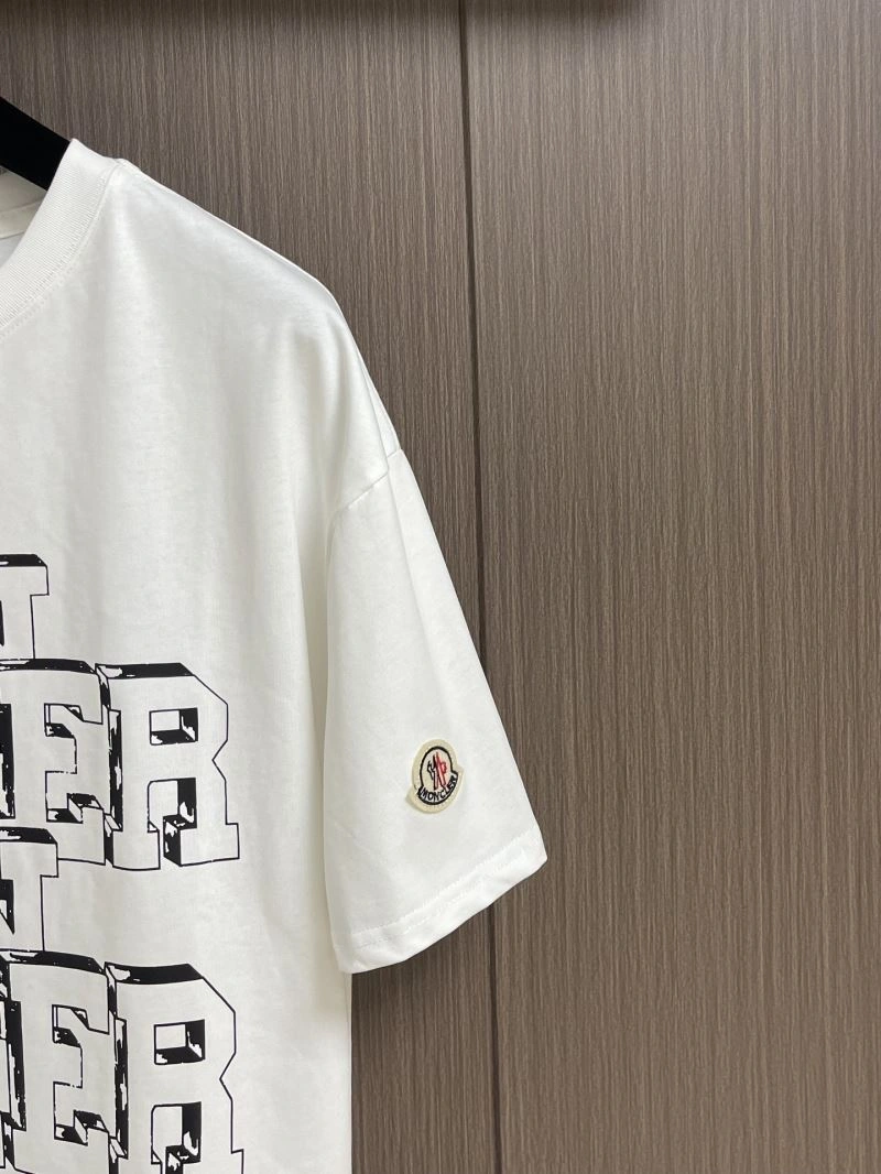 Moncler T-Shirts Neat 141741