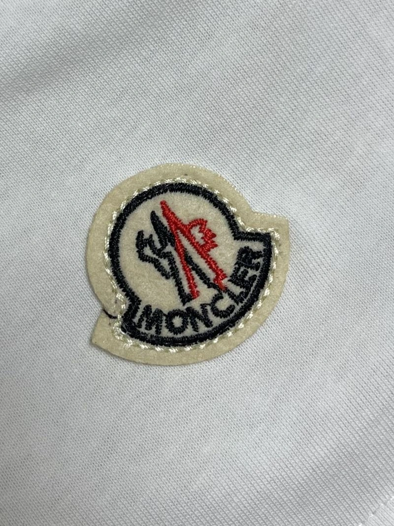 Moncler T-Shirts Neat 141741