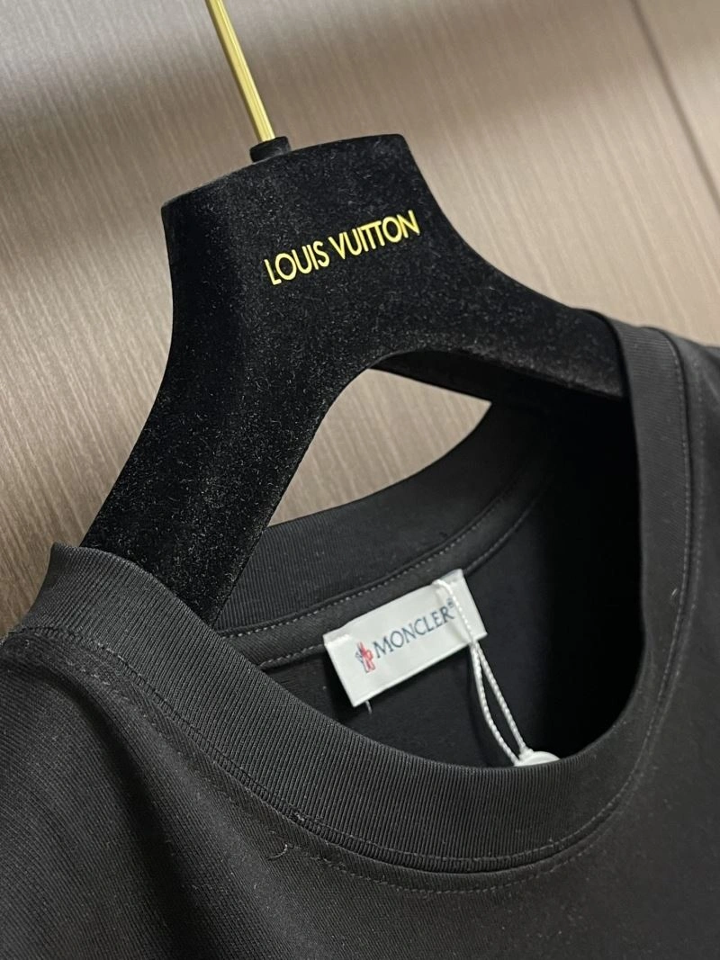 Moncler T-Shirts WeatherProof 141736