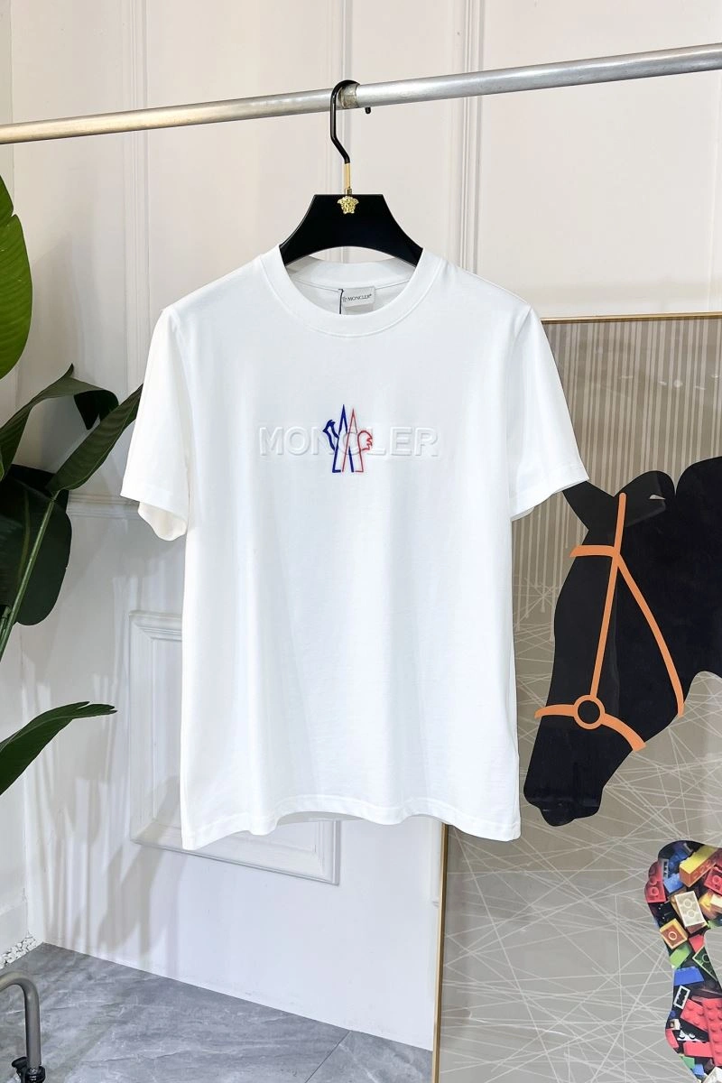 Lightweight Moncler T-Shirts 141734