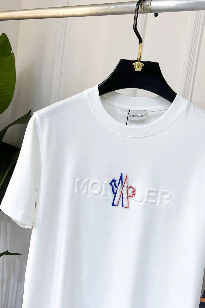 Lightweight Moncler T-Shirts 141734