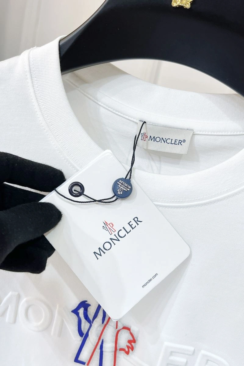 Lightweight Moncler T-Shirts 141734