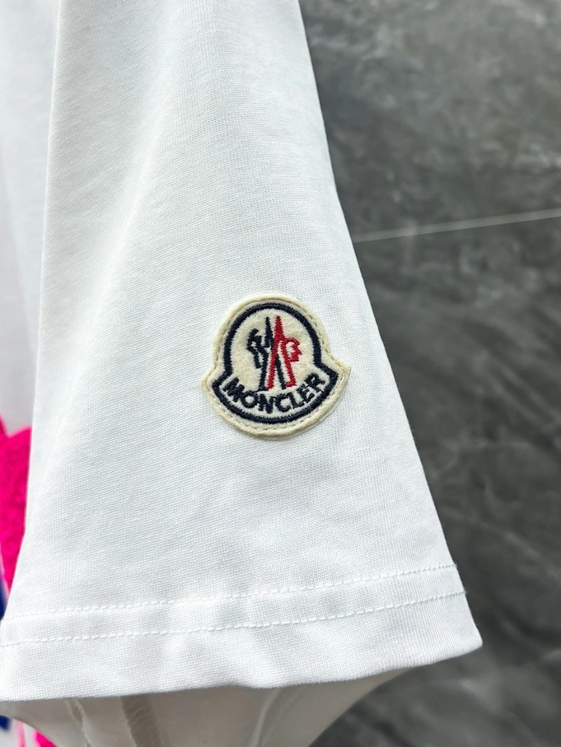 Moncler T-Shirts UrbanChic 141747