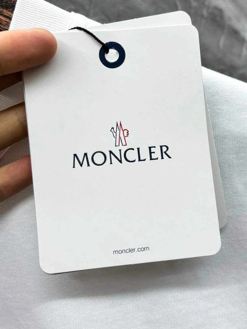 Moncler T-Shirts UrbanChic 141747