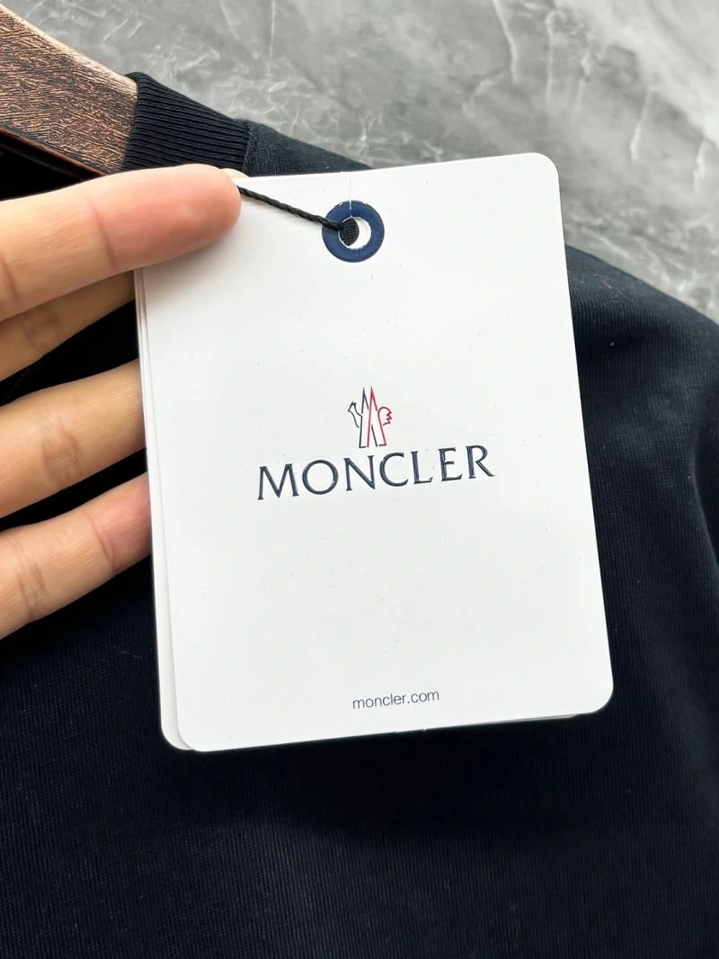 Moncler T-Shirts Comfortable 141729
