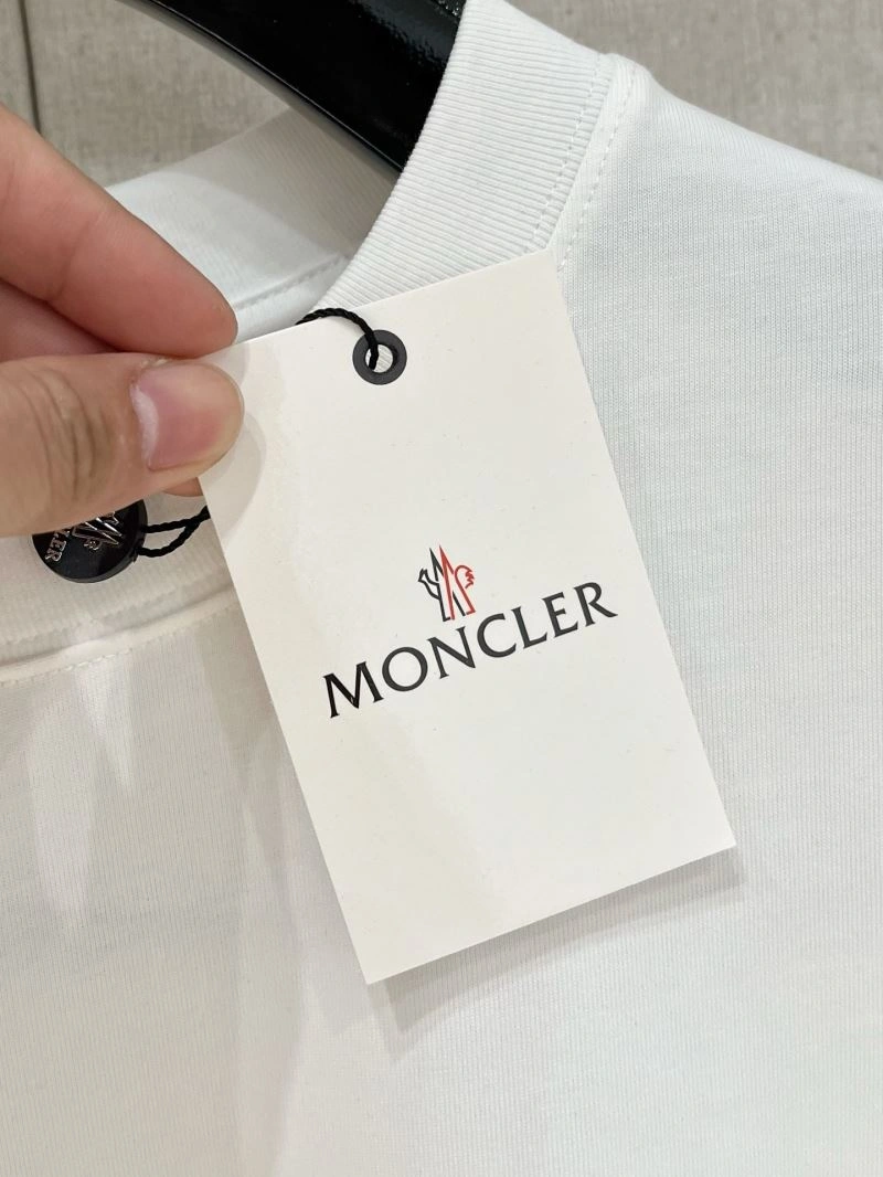 FashionForward Moncler T-Shirts 141722