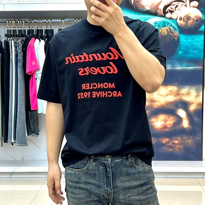 Popular Moncler T-Shirts 141715