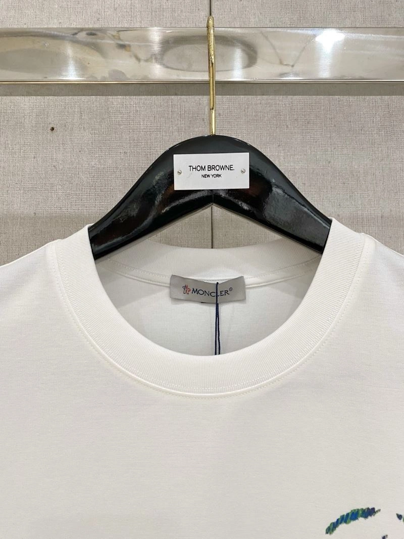 Moncler T-Shirts ComfortFit 141700