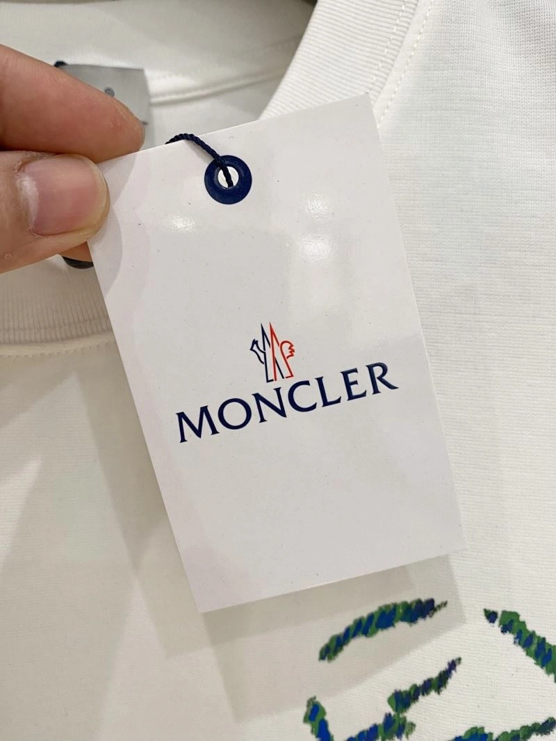 Moncler T-Shirts ComfortFit 141700