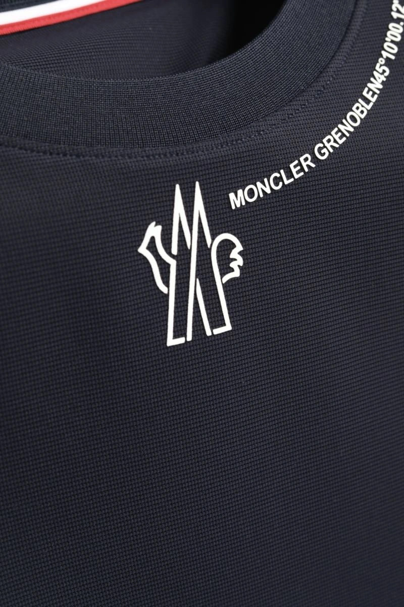 Moncler T-Shirts Unisex 141718