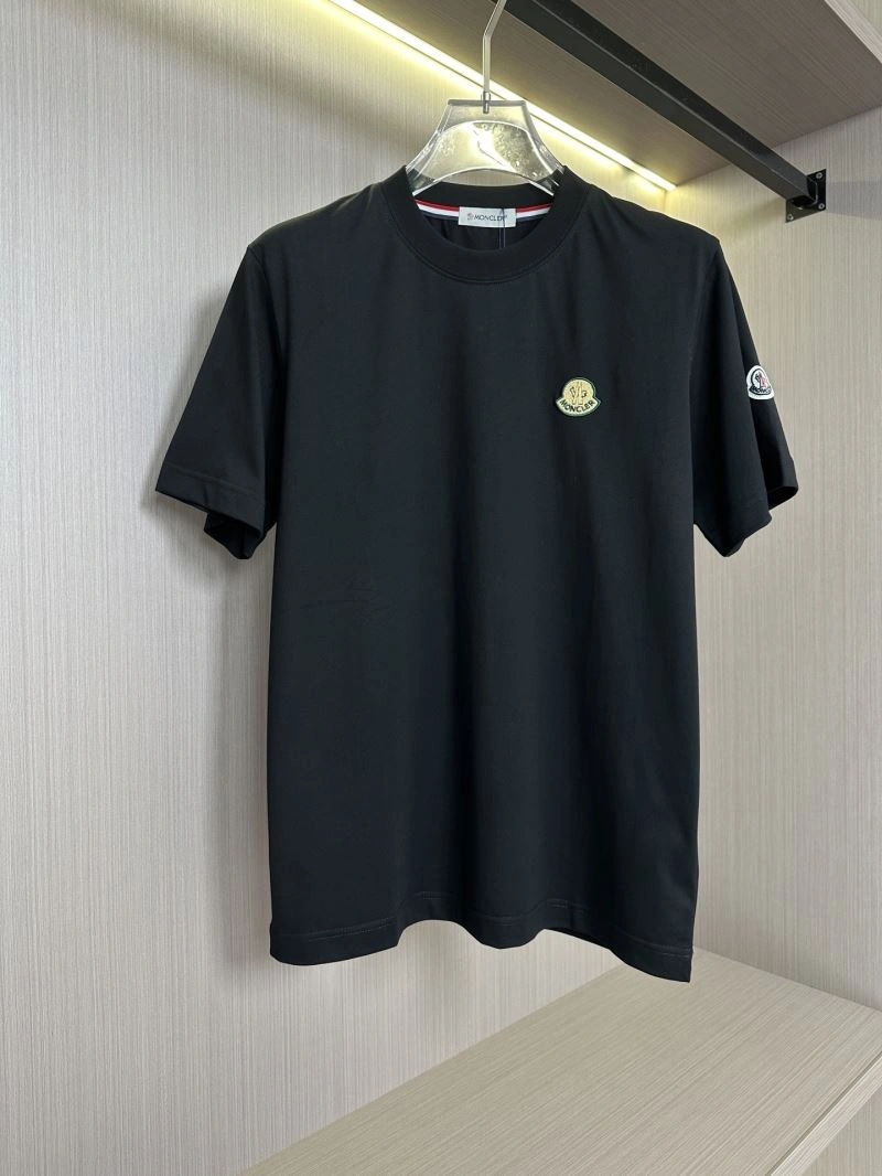 Moncler T-Shirts Unisex 141703