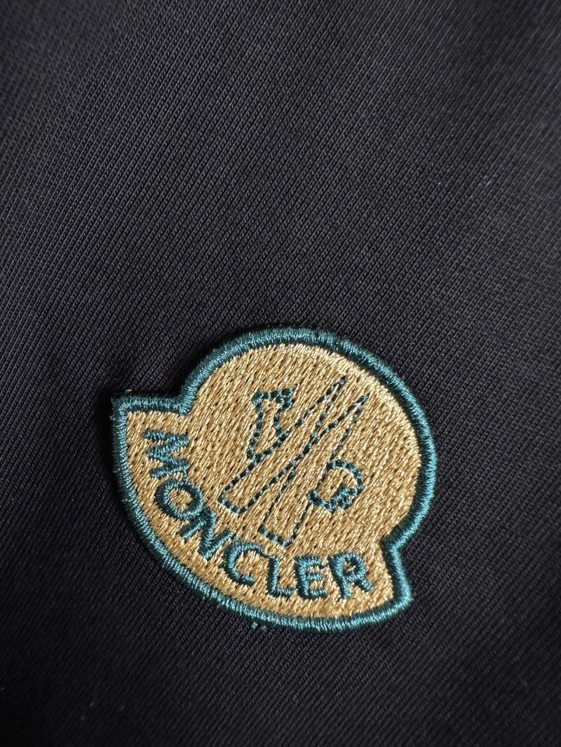 Moncler T-Shirts Unisex 141703