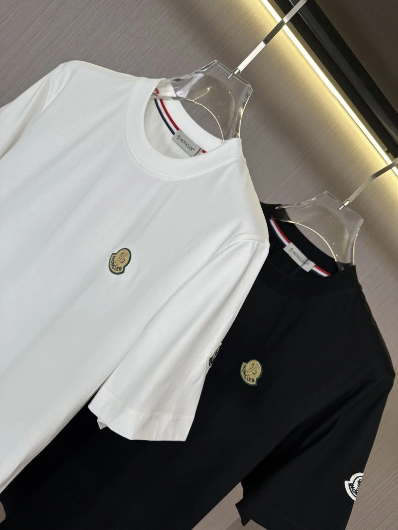 Moncler T-Shirts Youthful 141712