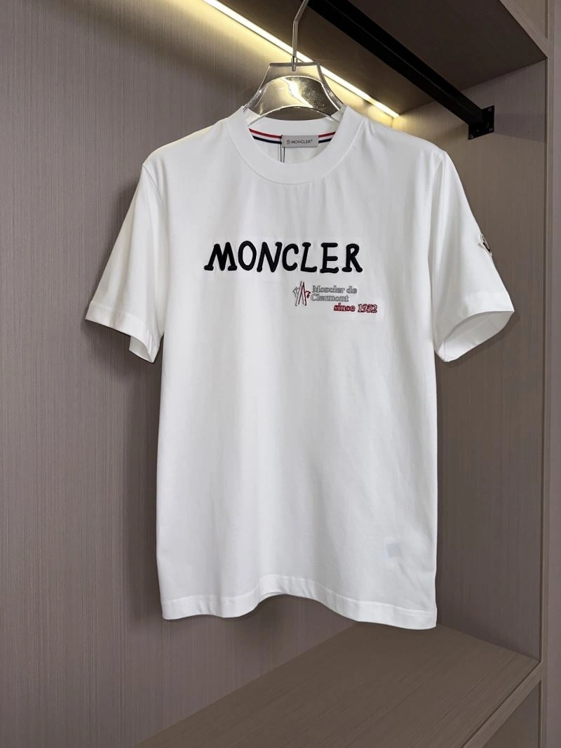 Moncler T-Shirts Vibrant 141694