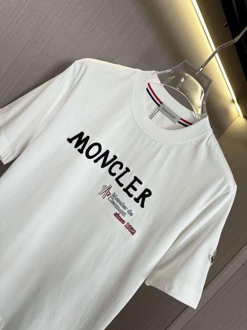 Moncler T-Shirts Vibrant 141694