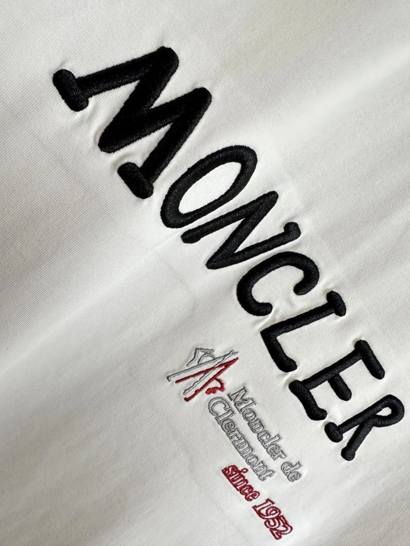 Moncler T-Shirts Vibrant 141694