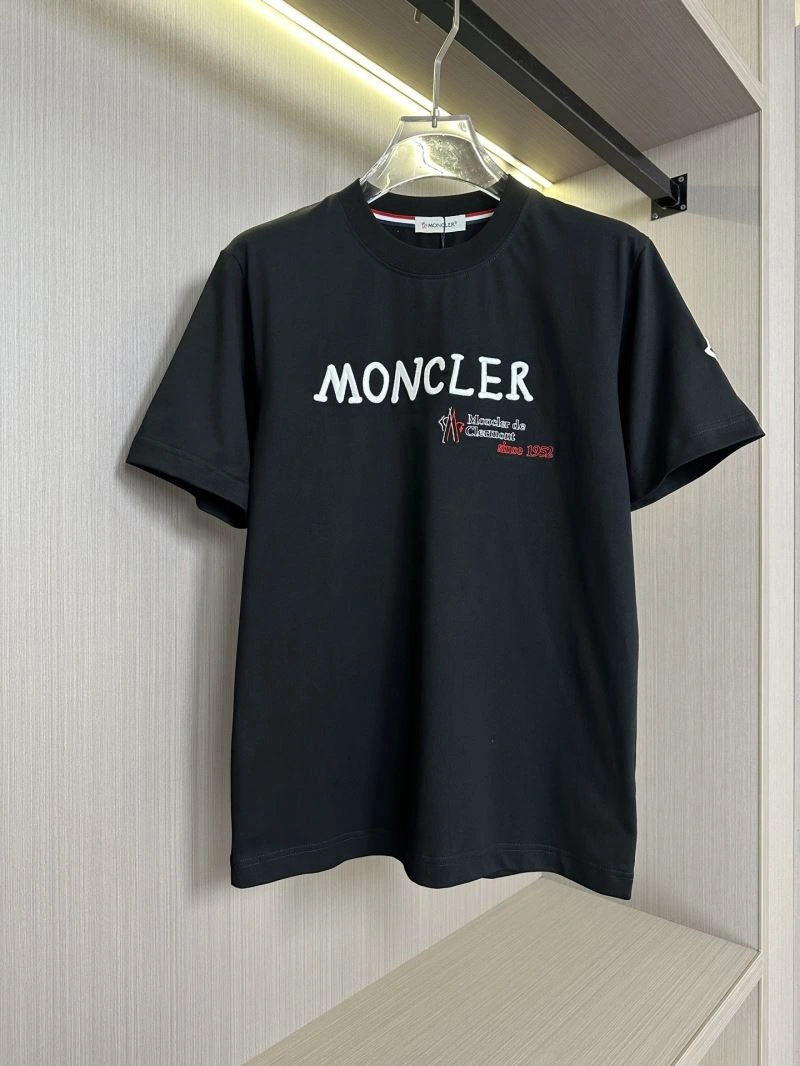 Moncler T-Shirts Comfortable 141702