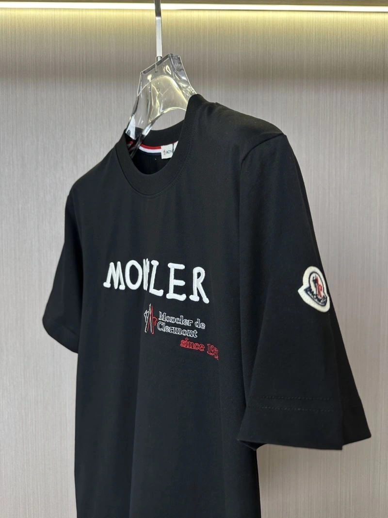 Moncler T-Shirts Comfortable 141702