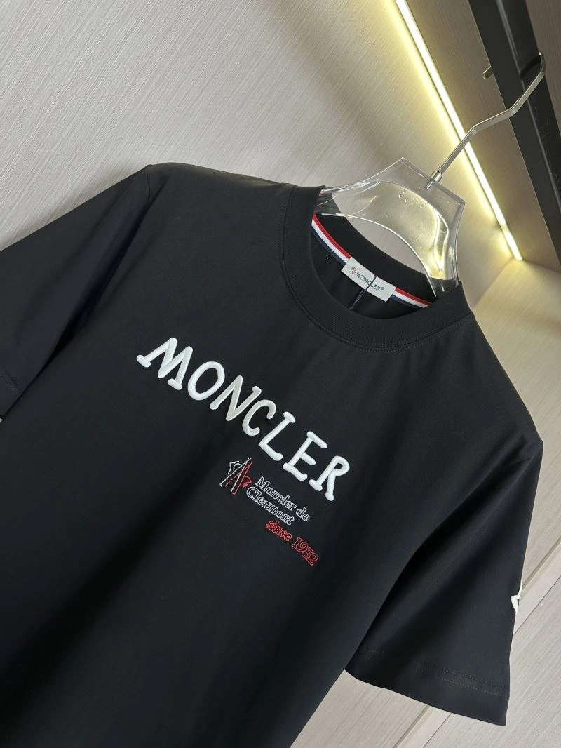 Moncler T-Shirts Comfortable 141702