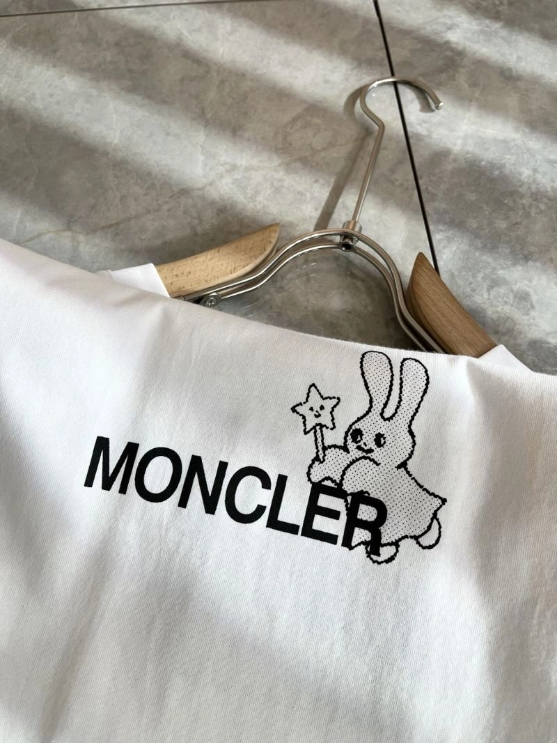 Comfortable Moncler T-Shirts 141714