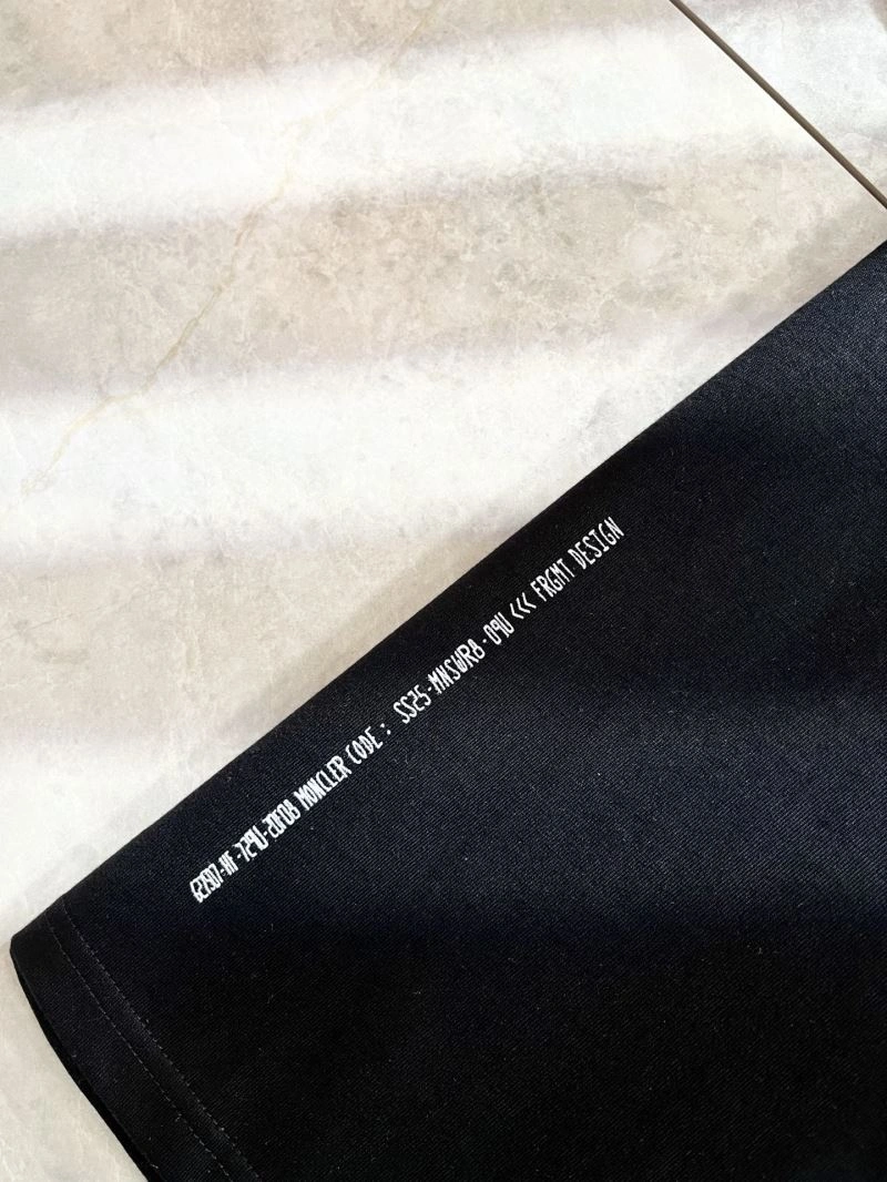 Effortless Moncler T-Shirts 141708