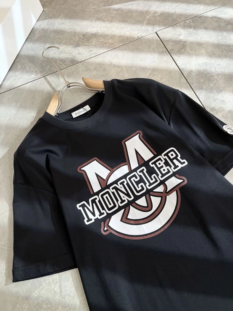 Moncler T-Shirts Cozy 141692