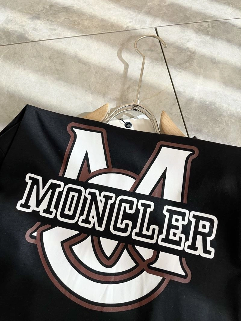 Moncler T-Shirts Cozy 141692