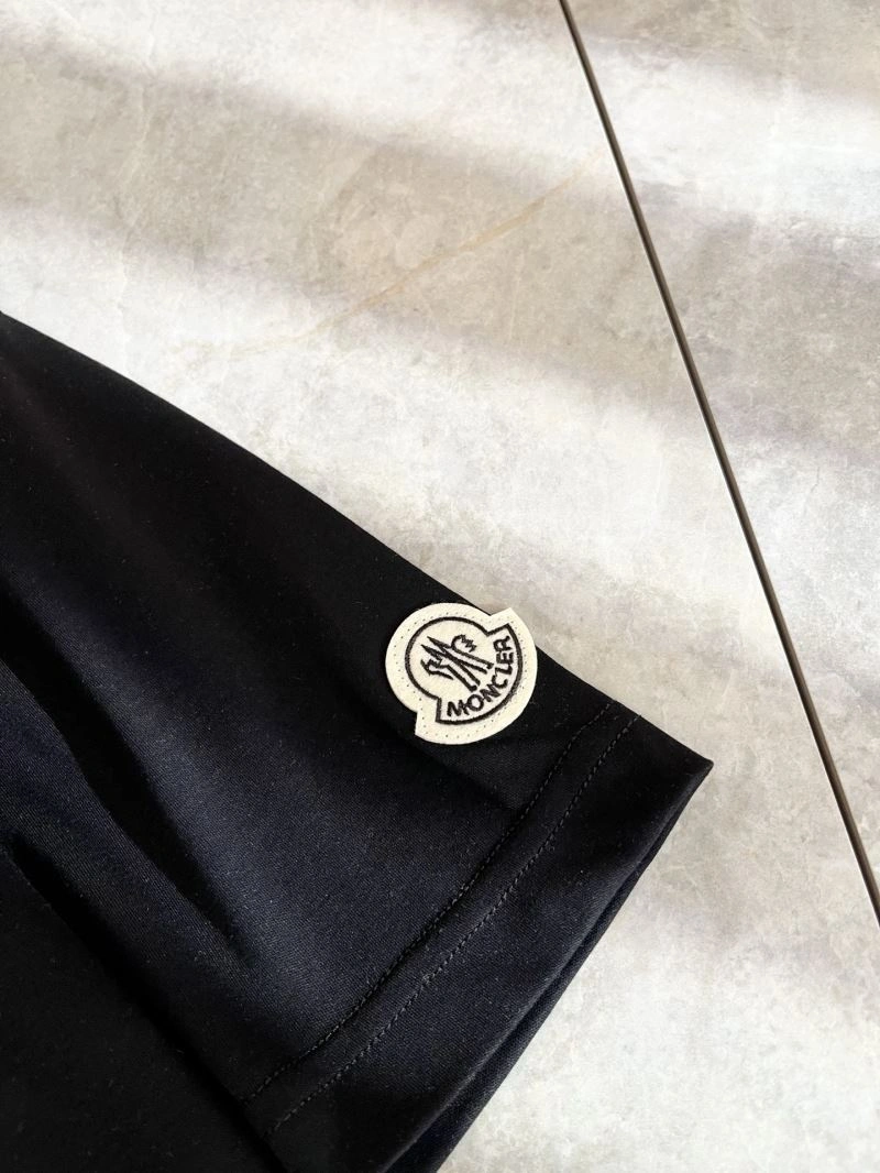 Moncler T-Shirts Cozy 141692