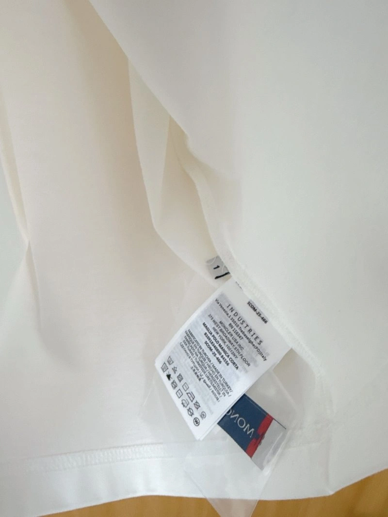 Moncler T-Shirts Durable 139674