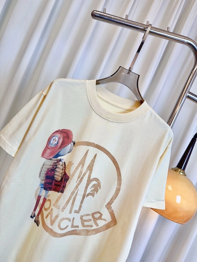 Moncler T-Shirts Bold 139784