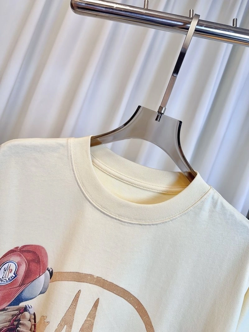 Moncler T-Shirts Bold 139784