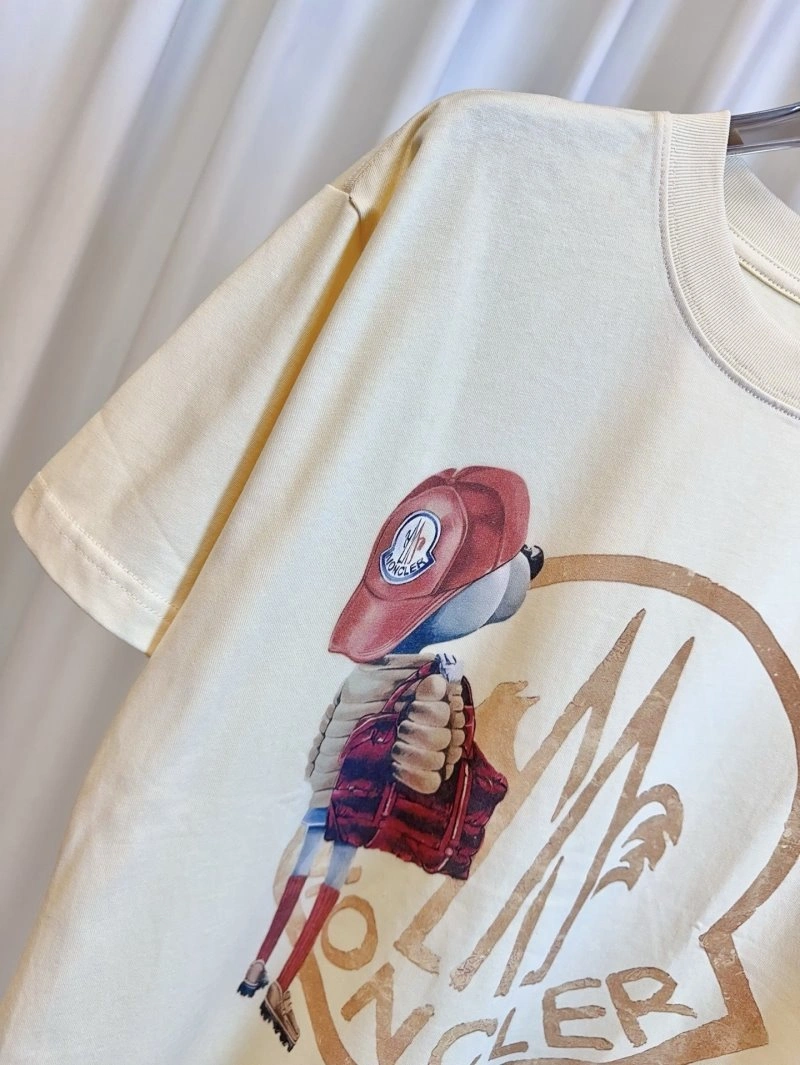 Moncler T-Shirts Bold 139784