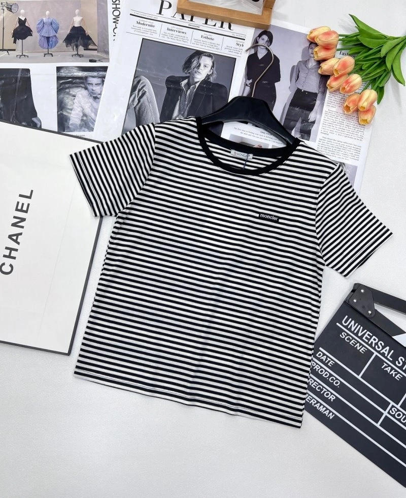 Moncler T-Shirts Minimalist 139601