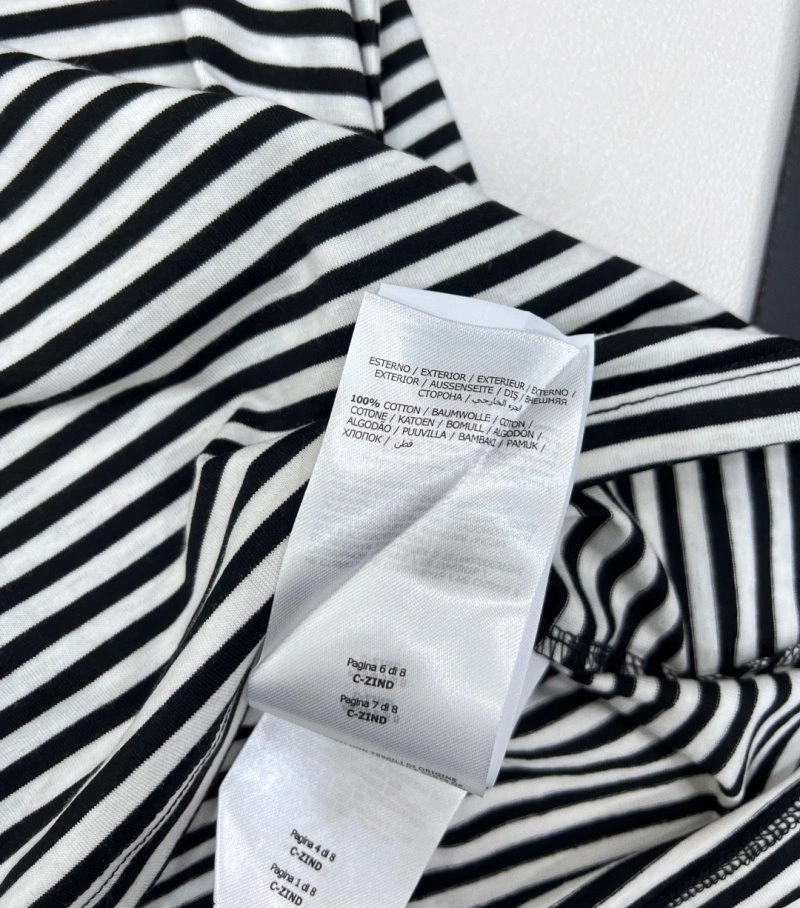 Moncler T-Shirts Minimalist 139601