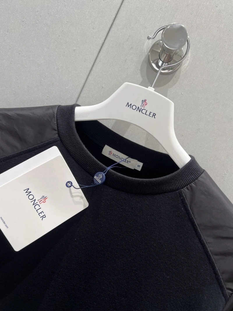 Minimalist Moncler T-Shirts 139593