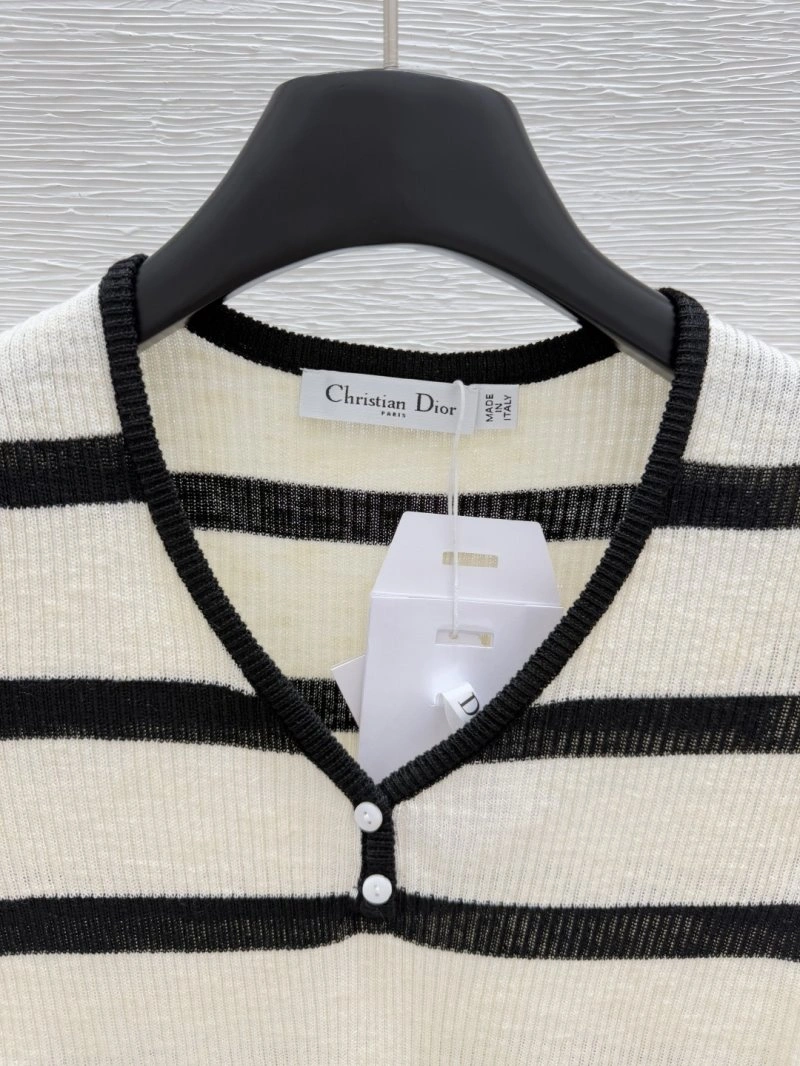 Tailored Moncler T-Shirts 139612