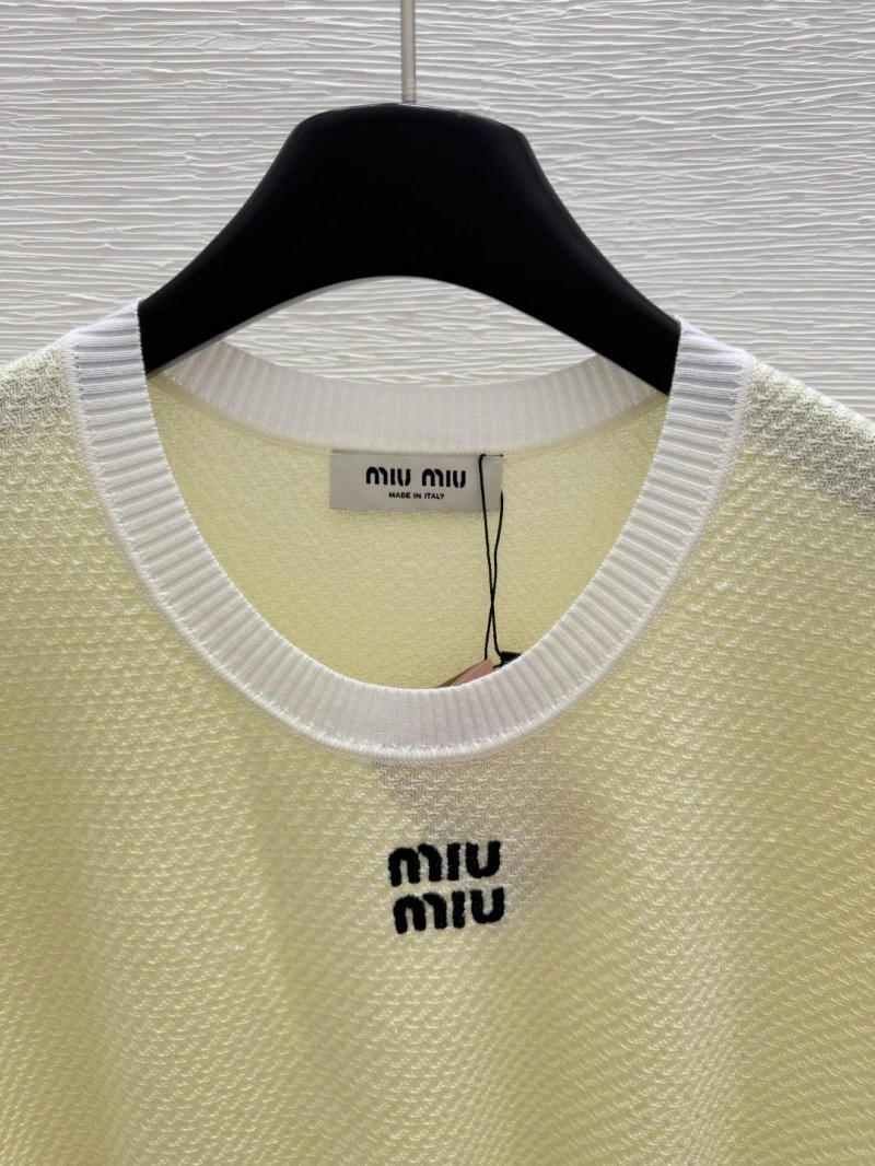 Moncler T-Shirts Efficient 139578