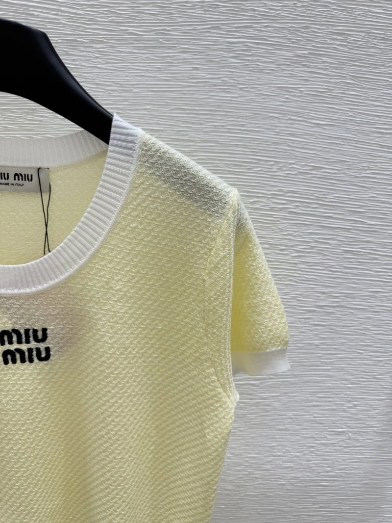 Moncler T-Shirts Efficient 139578