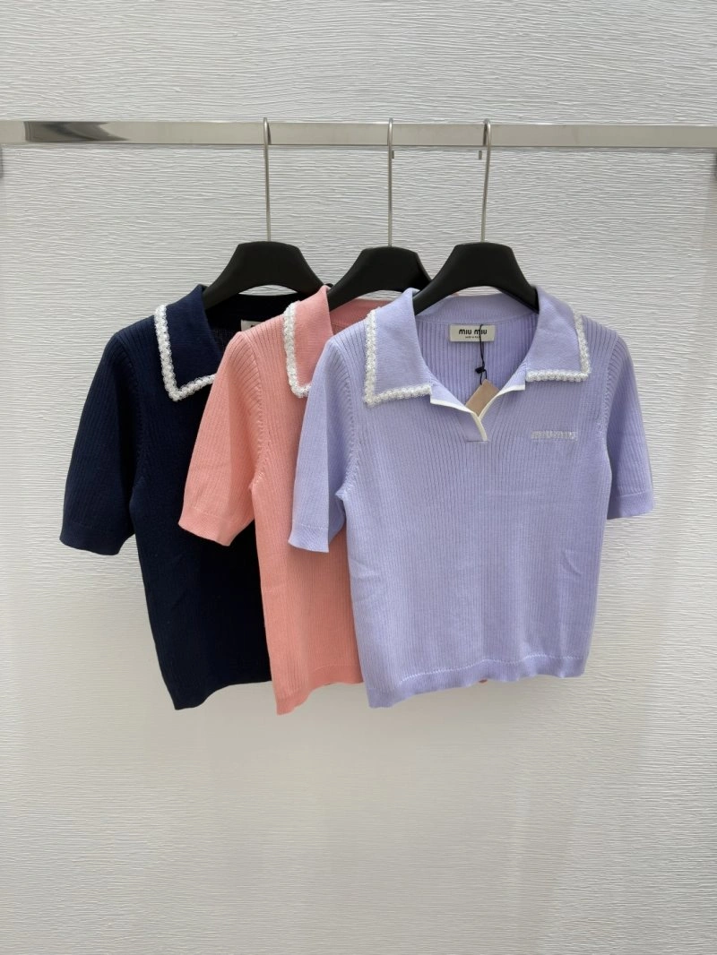 Sporty Moncler T-Shirts 139576
