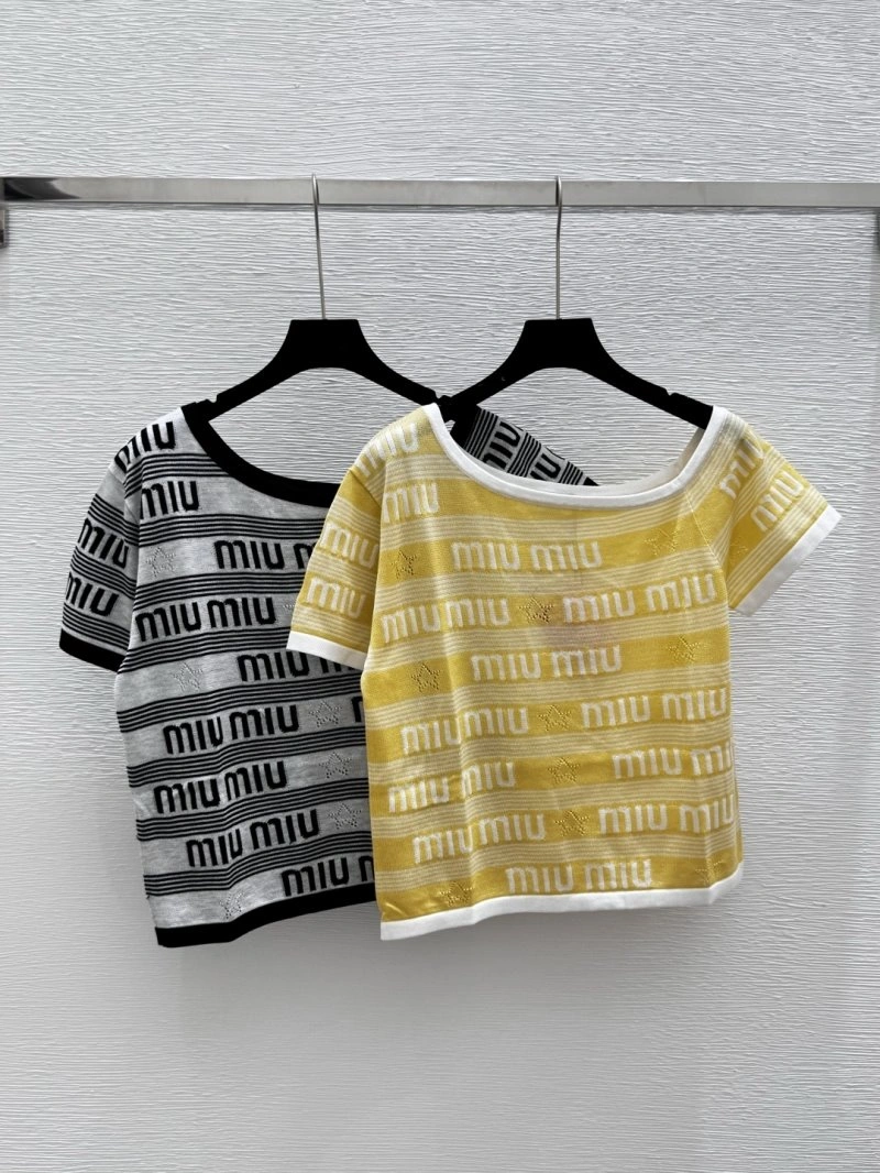 Moncler T-Shirts Breathable 139565