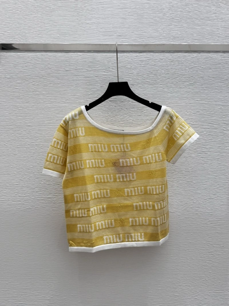 Moncler T-Shirts Breathable 139565