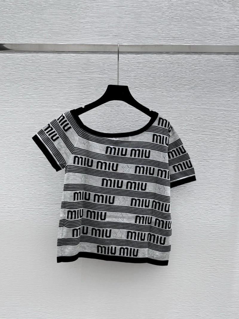 Moncler T-Shirts Breathable 139565