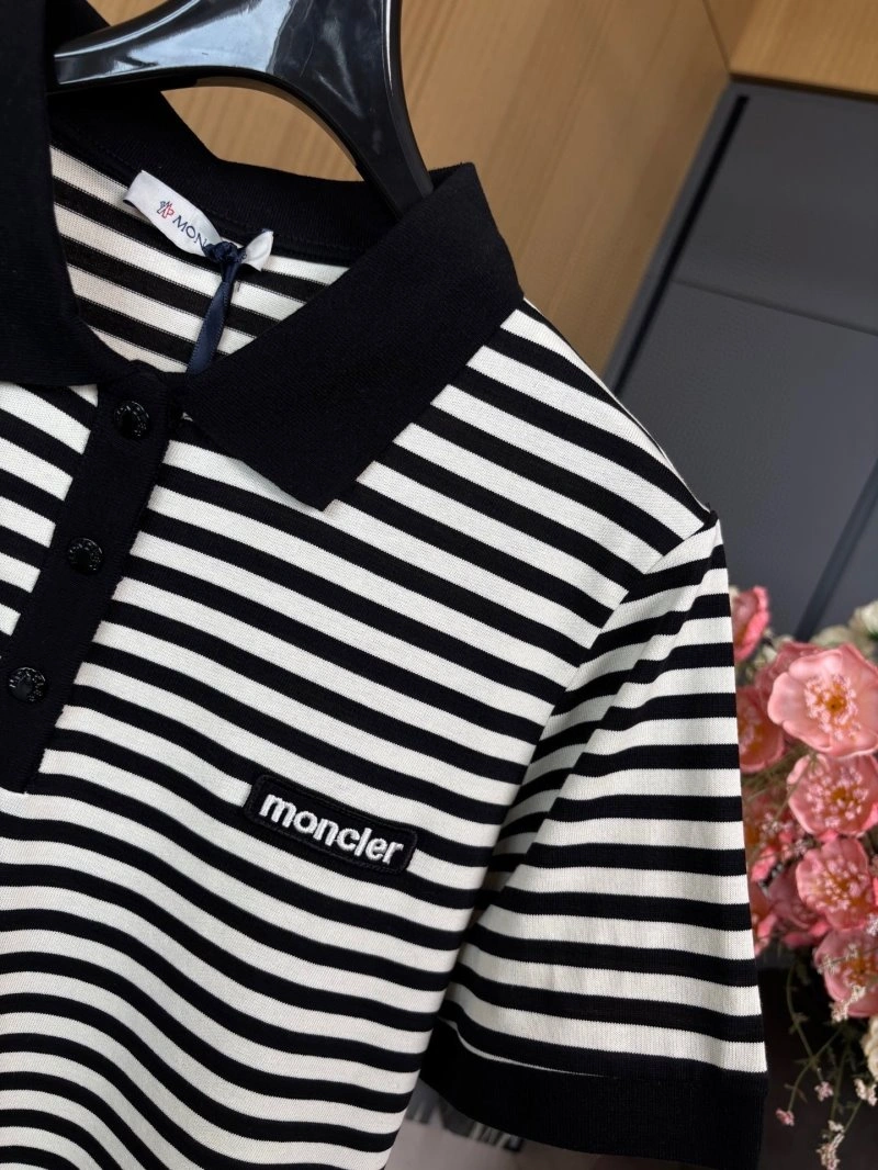 Moncler T-Shirts Youthful 139550