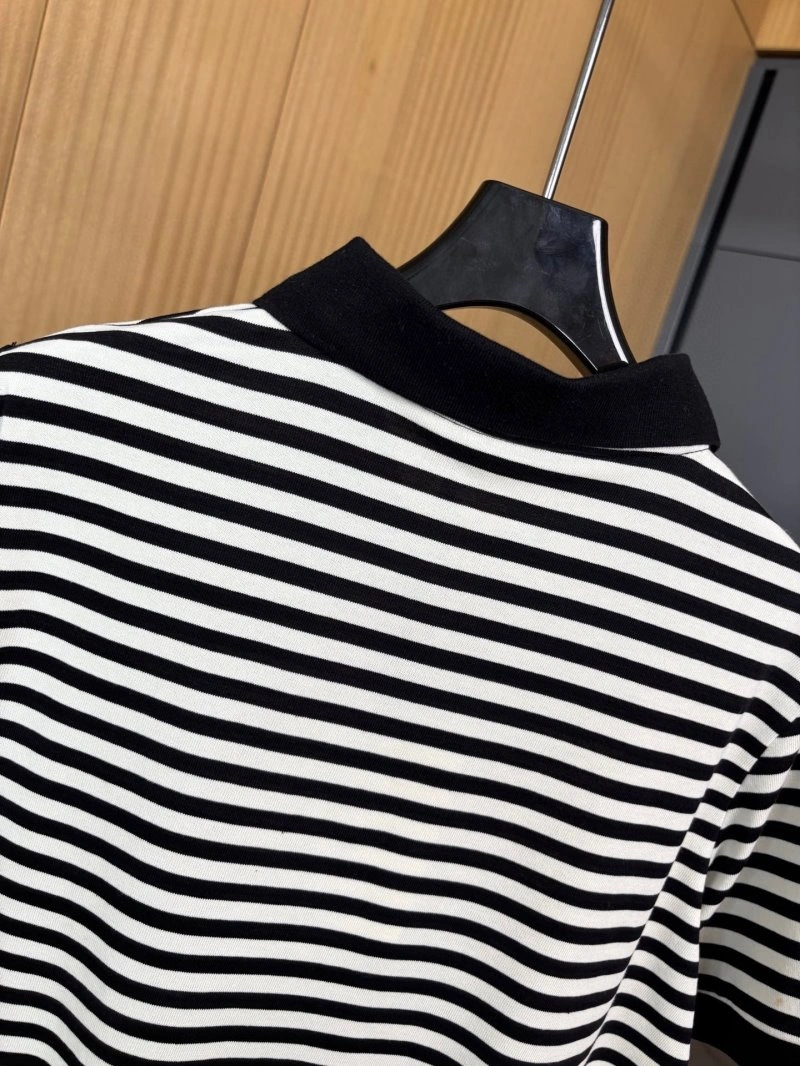 Moncler T-Shirts Youthful 139550