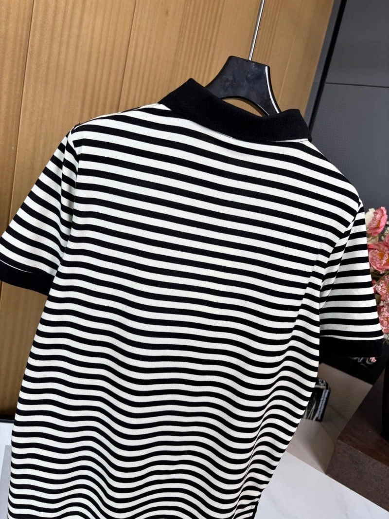 Moncler T-Shirts Youthful 139550