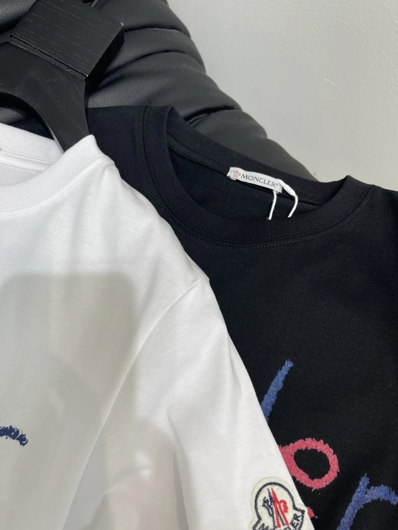 Classic Moncler T-Shirts 139552