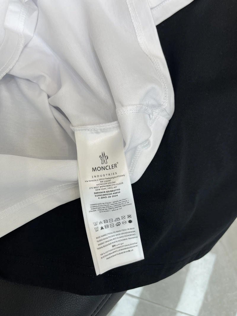Classic Moncler T-Shirts 139552