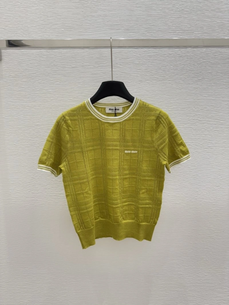 Moncler T-Shirts Snug 139548